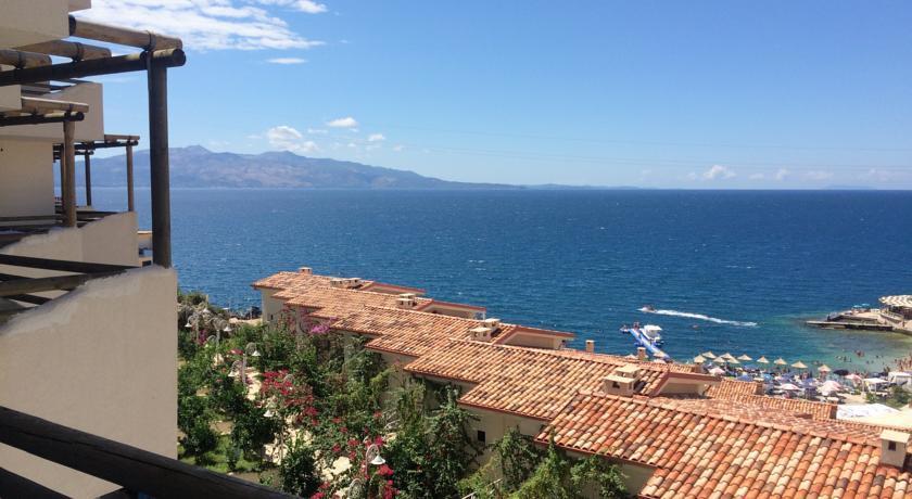 Sunny Bay Apartments Σαράντα Εξωτερικό φωτογραφία